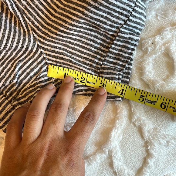 Old Navy XL High-Rise Striped Shorts - Picture 9 of 9